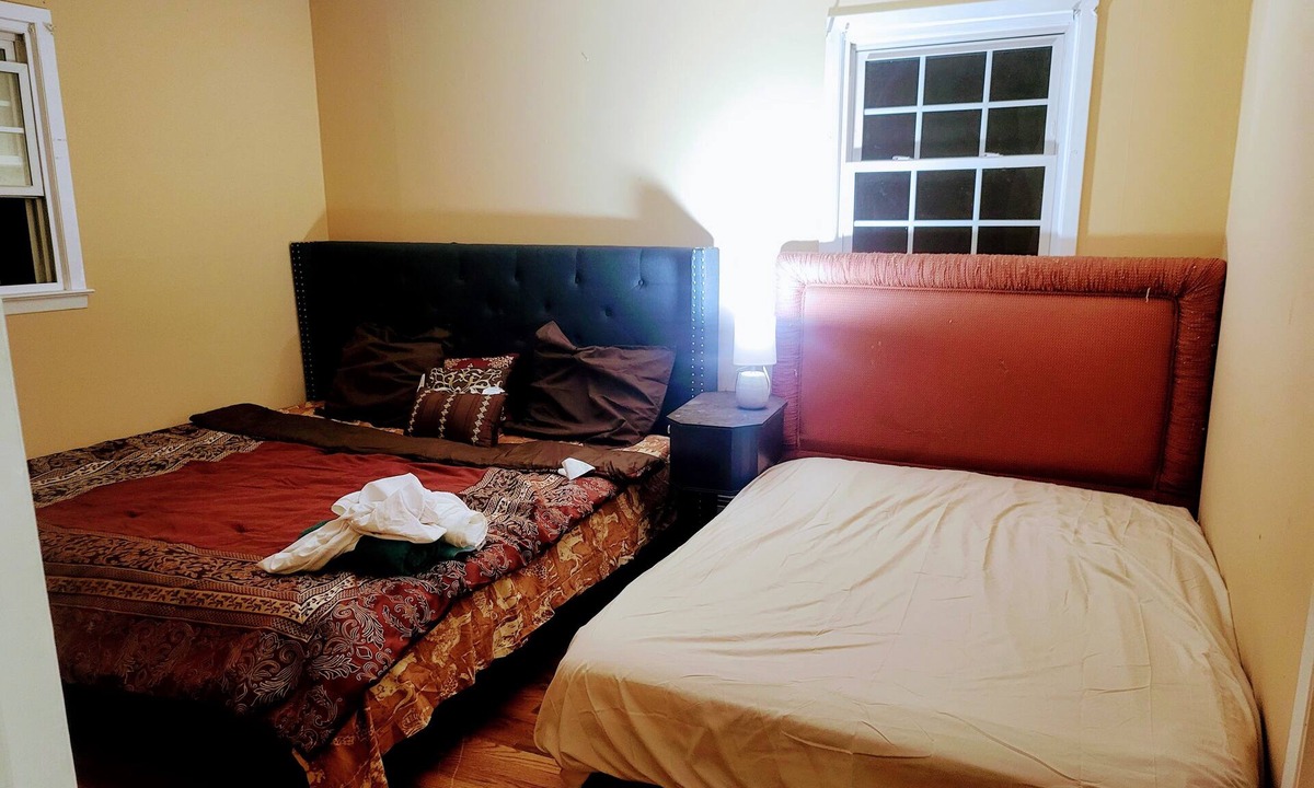 Deer Park House | Charming 3-bedroom house with AC in Deer Park