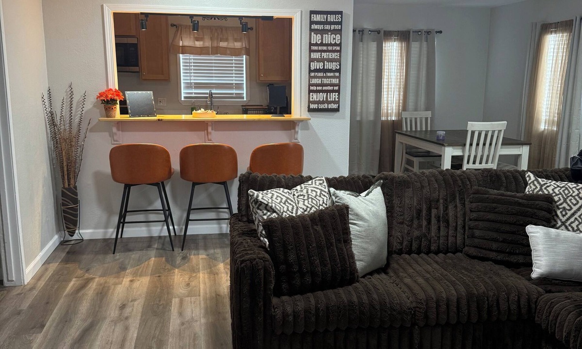 Manteca House | Charming 3-bedroom house in marvelous Manteca with AC