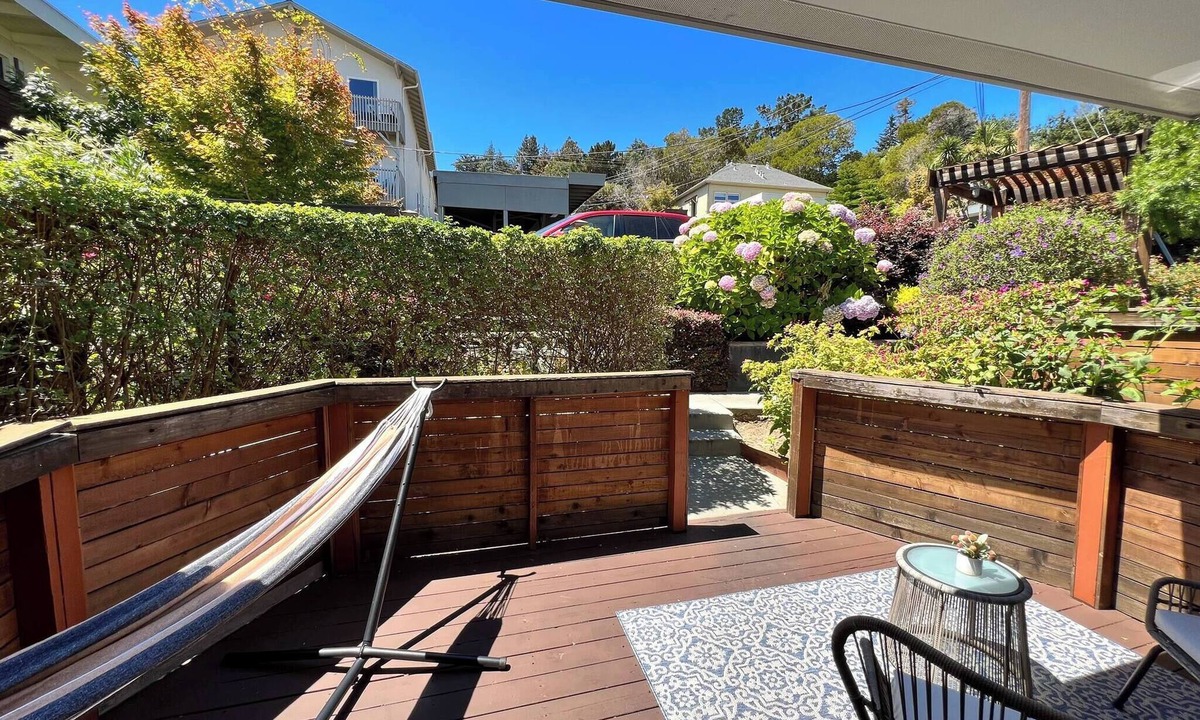 Belmont Bed & Breakfast | Charming Garden Oasis, Walkable, Laundry, Parking, 1 BR