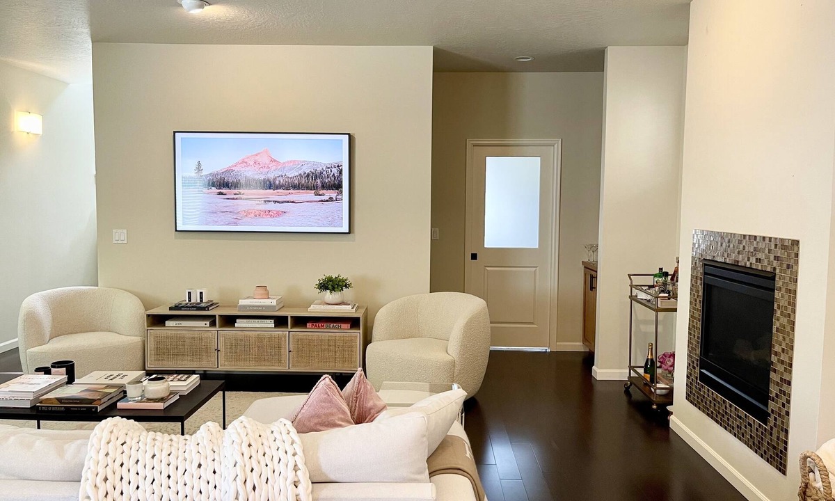 Eugene House | Cheerful 2 Bedroom Home in Eugene