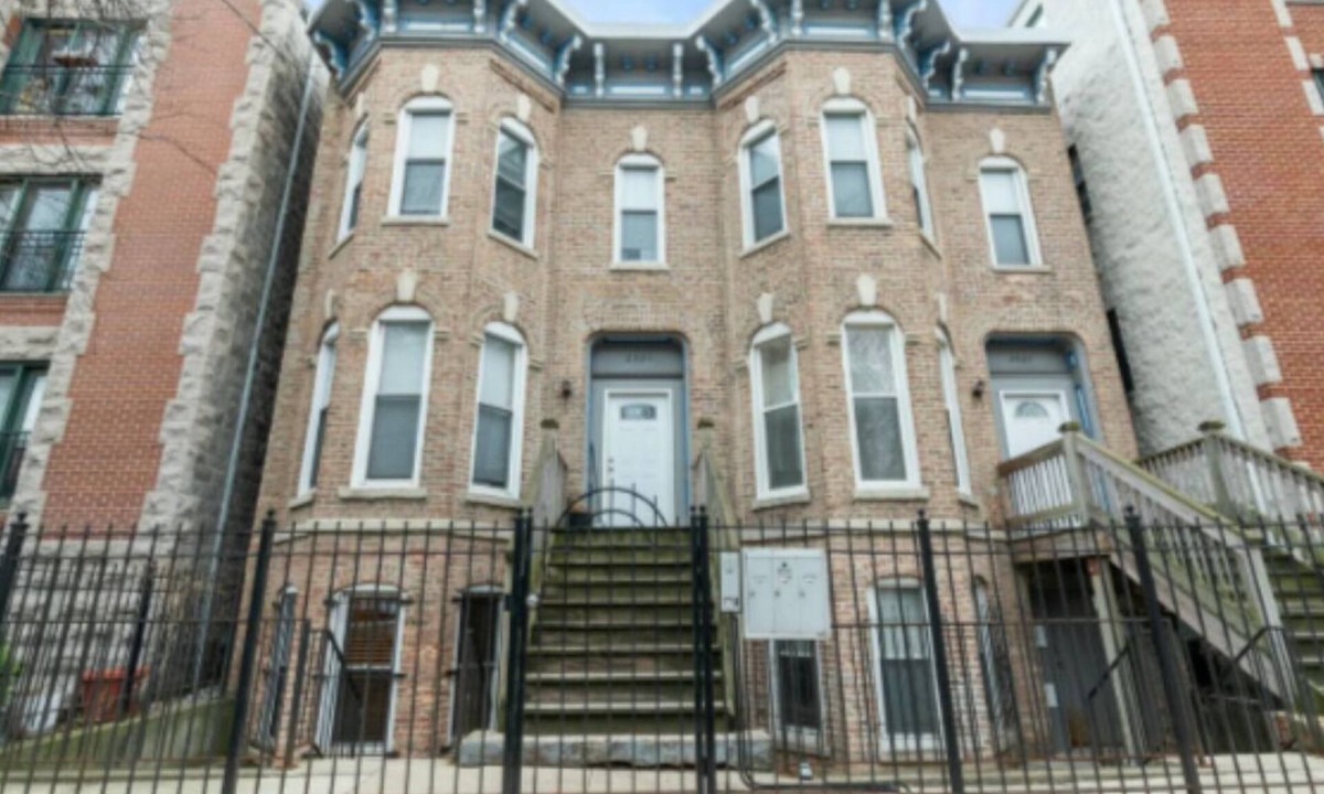 Tri-Taylor Condo | Chicago 1BR Condo w Free Gated Parking & WiFi