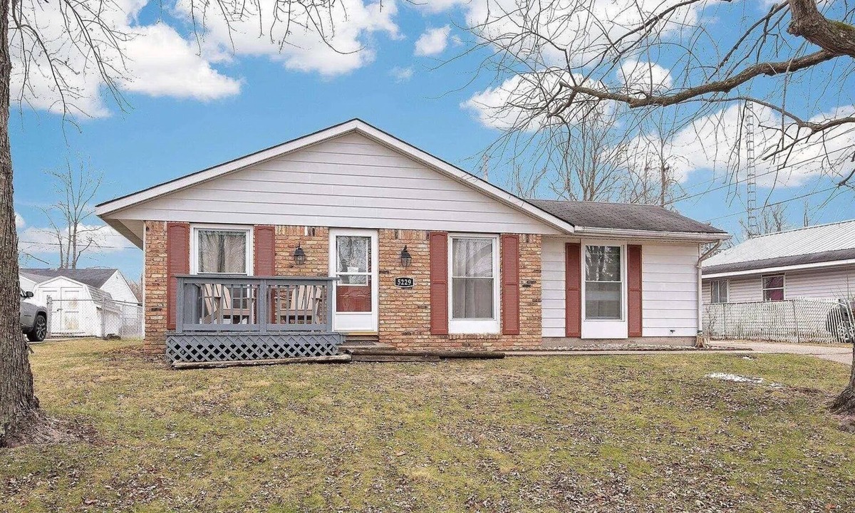 Hemlock House | Clean & classic ranch, pet friendly, w/a fenced yard