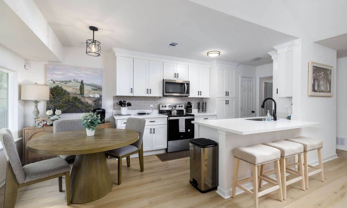 Round Rock House | Clean & Comfortble Poker House Near Kalahari!