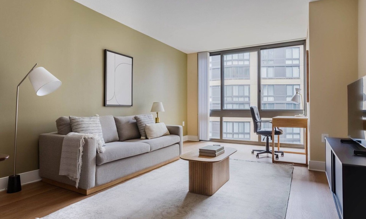 Mount Vernon Triangle Apartment | Clean Mount Vernon 1BR w/Pool & Gym, near Metro & Arena, by Blueground