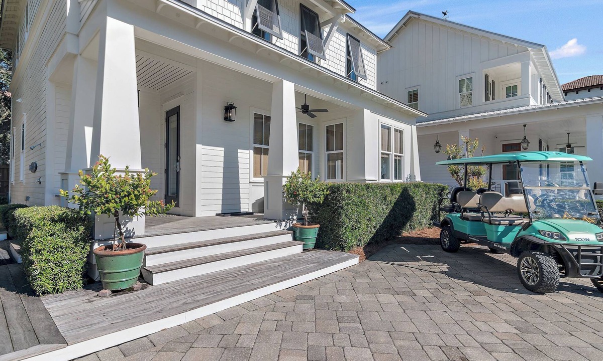 Magnolia Dune House | CLOSE to Seaside and Beach entrance. LSV, bikes, beach gear, Community Pool