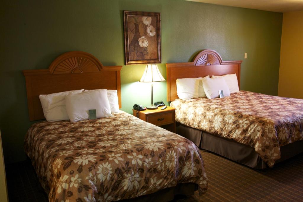 Brenham Hotel | Coach Light Inn