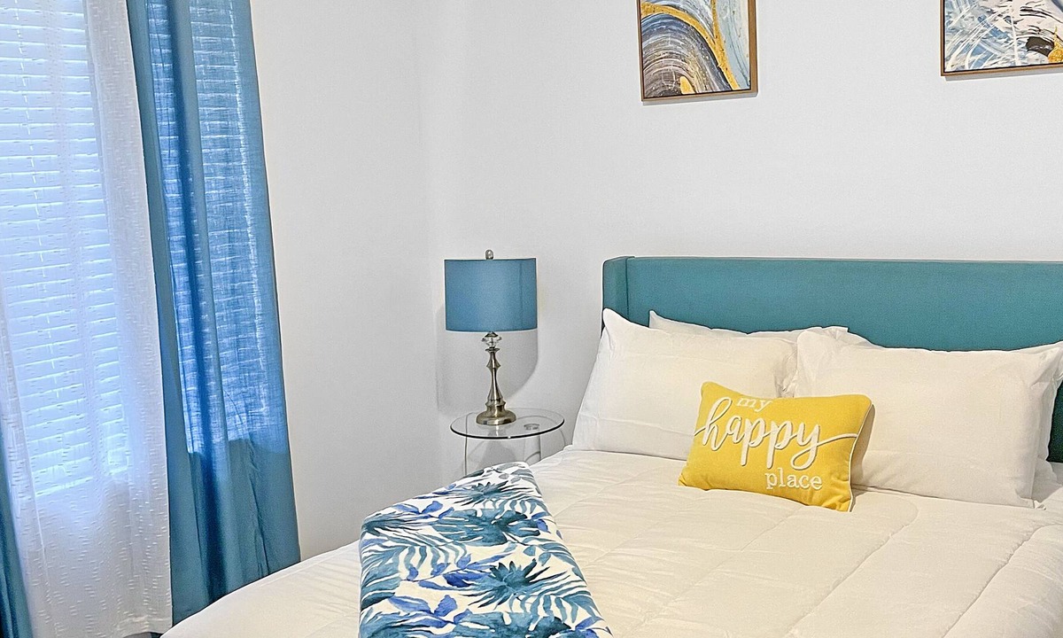 Madison House | Colorful Fun and Vibrant Stay
