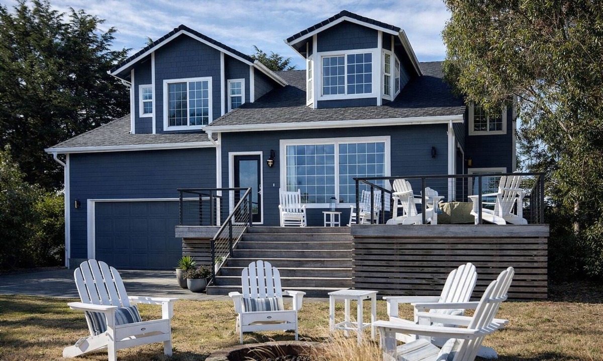 Hammond House | Columbia River Views: Relax in comfort & Explore Astoria & the North Coast