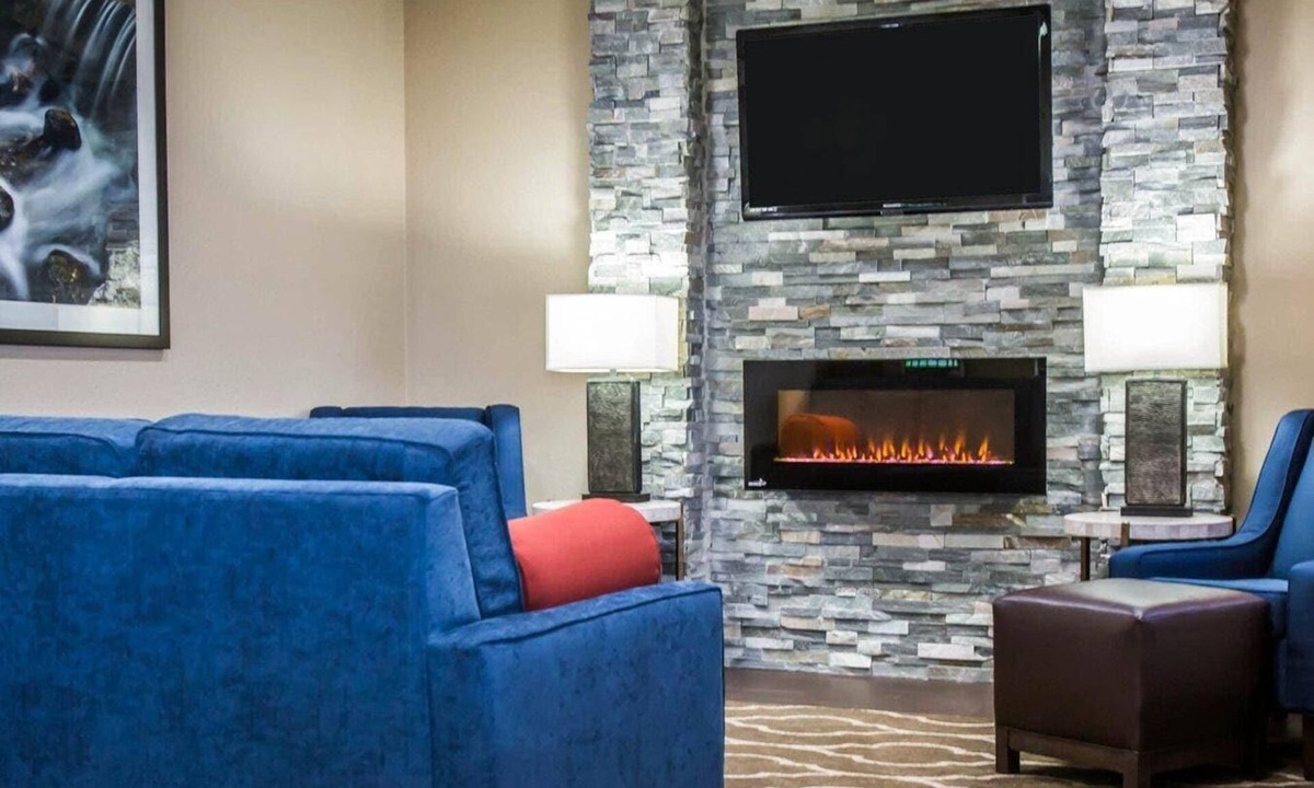 Morris Hotel | Comfort Inn Morris I-80