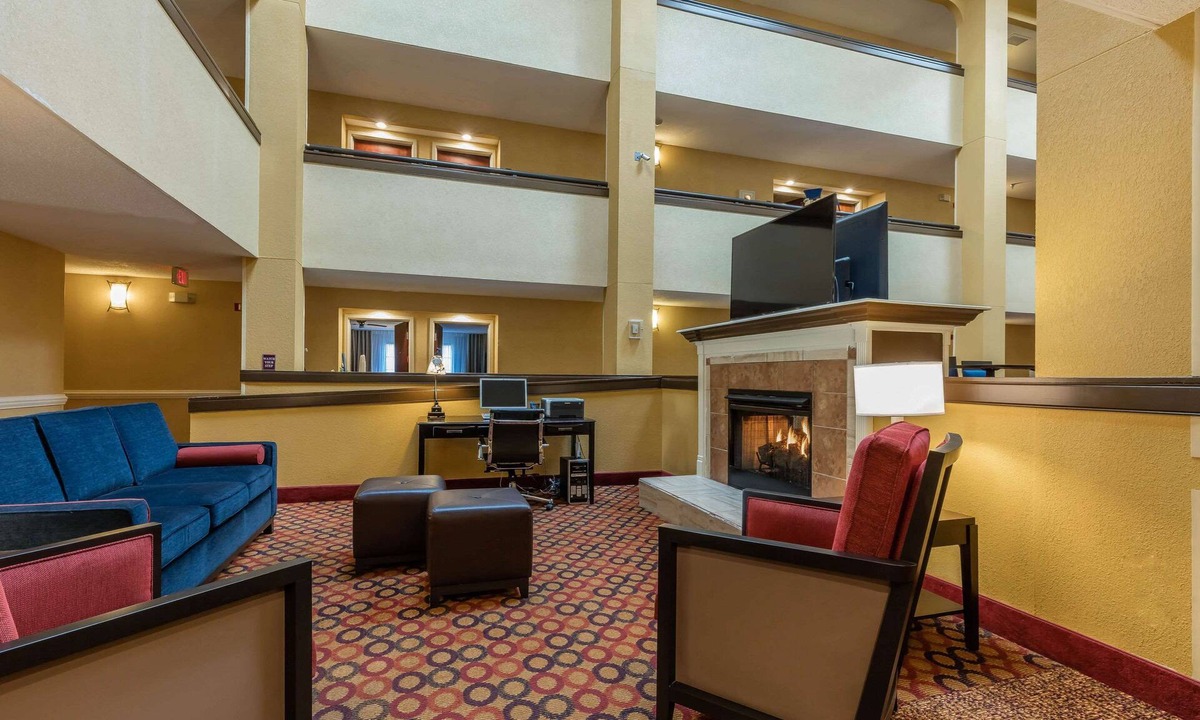 Jasper Hotel | Comfort Inn & Suites Jasper Hwy 78 West