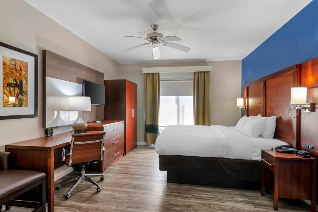 St. Charles Hotel | Comfort Suites St Charles-St Louis