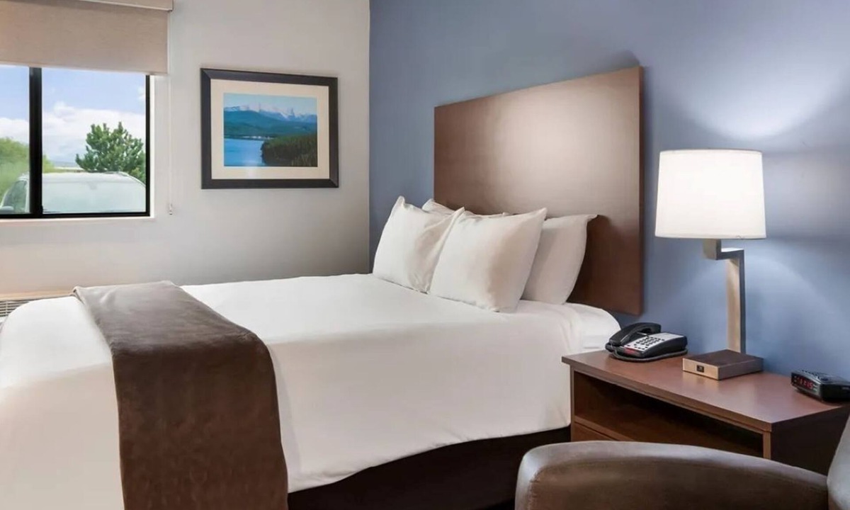 Pasco Hotel | Comfortable Suites with Kitchenettes Near HAPO Center and Event Sites