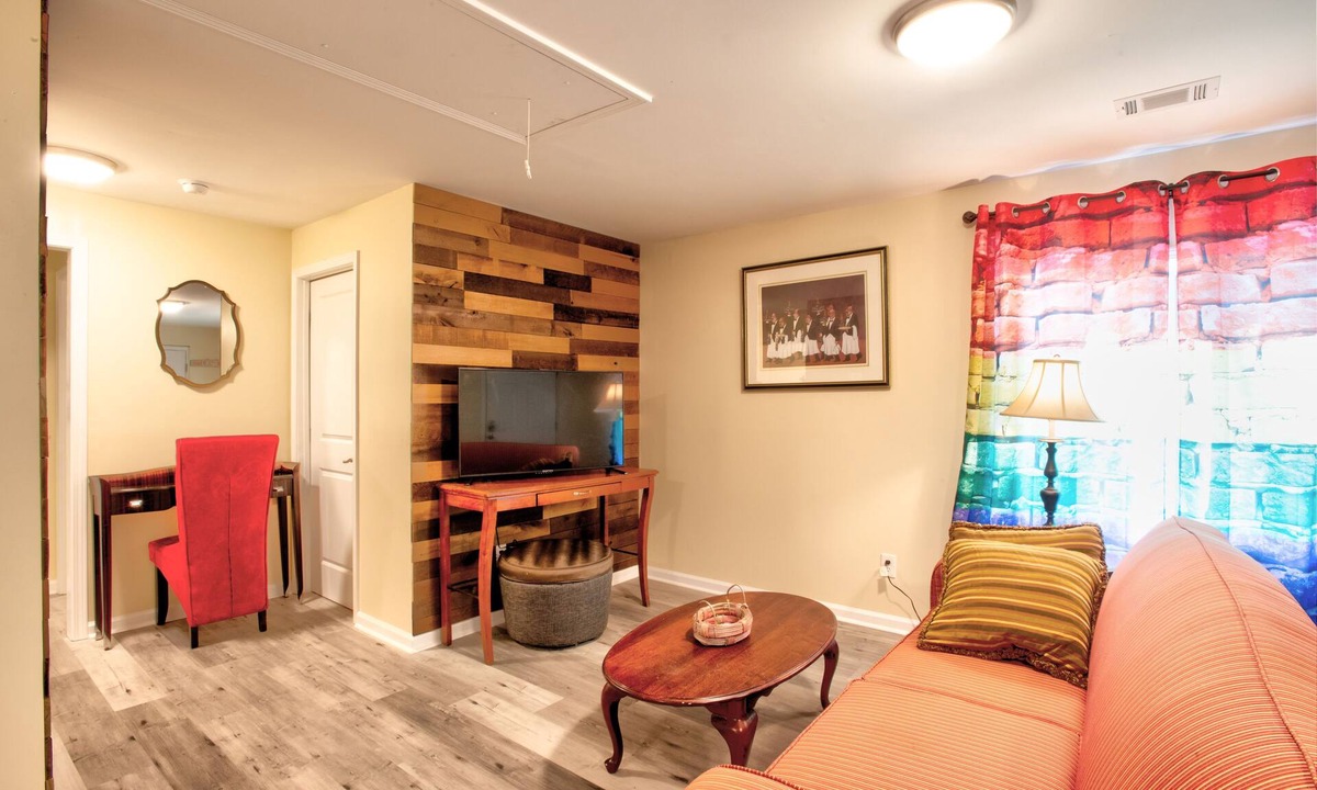 Lithonia House | comfy hide-out sleeps 5, 2 bedroom 1 bath