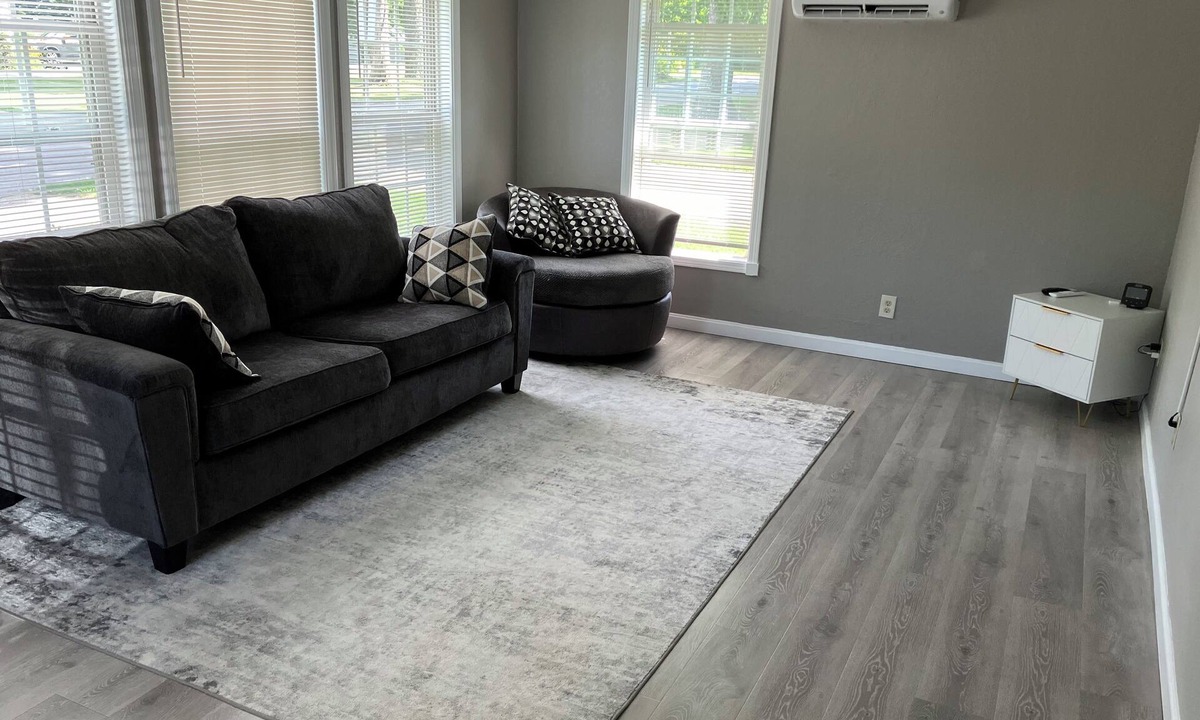 Conneaut Lakeshore Cottage | Contemporary Cottage Located Near Conneaut Lake