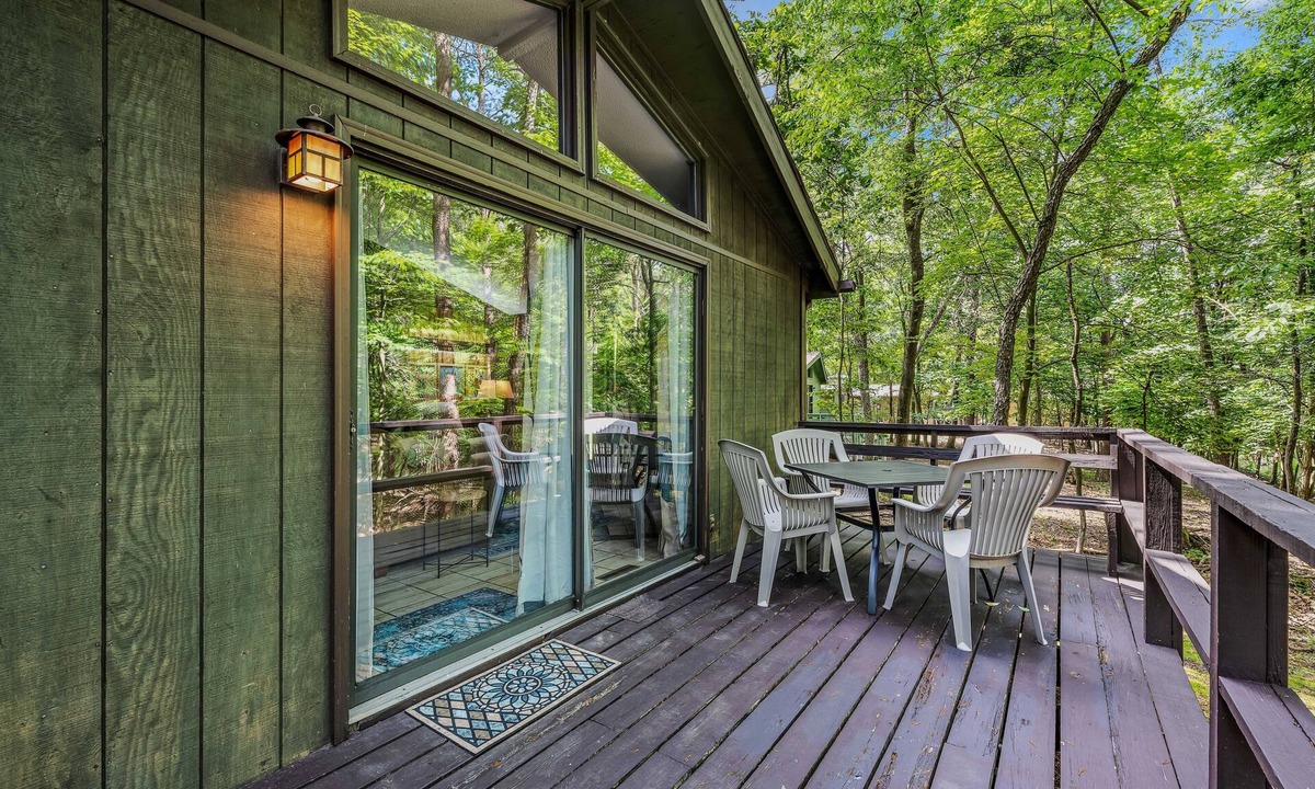 The Woods Cabin | Country Comfort -country Escape!