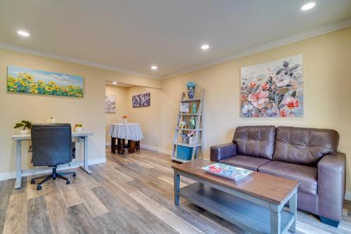 Pleasanton House | Couple's Retreat 2 Mi to Dtwn Pleasanton!
