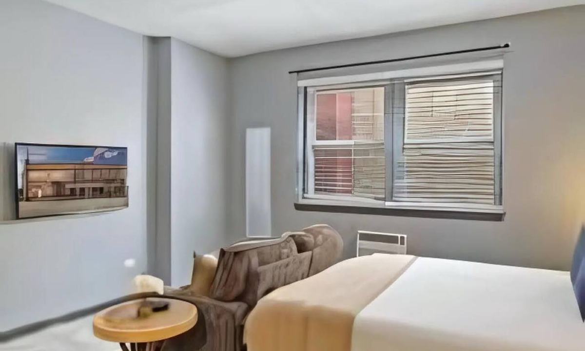 West Ridge Apartment | Cozy 1-bedroom studio in brilliant Chicago with AC