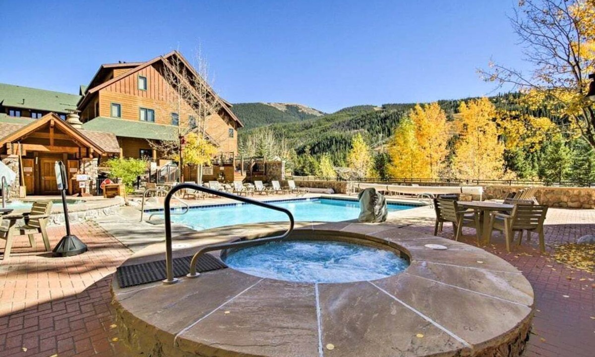 Keystone Condo | Cozy 1BR River Run condo - walk to slopes, pool, hot tub & more!