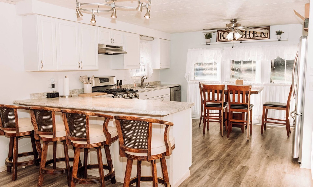 Southside House | Cozy 2 Bedroom Home in Prairie du Chien - Make a Memory