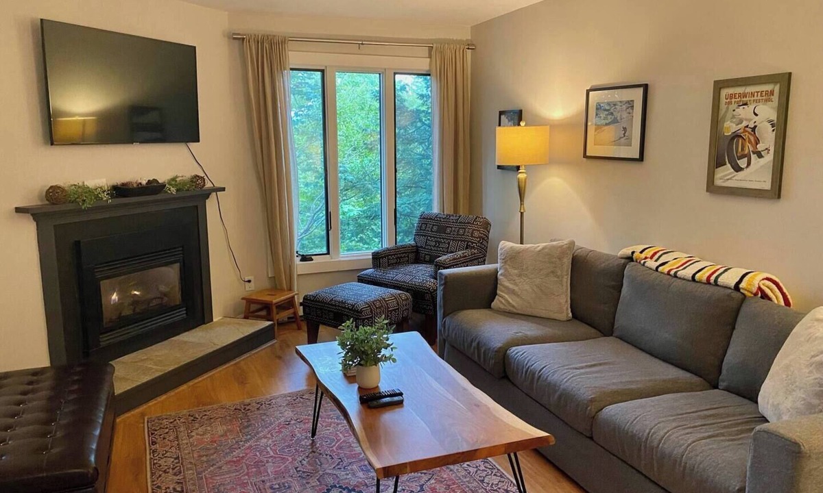 Warren Condo | Cozy 3 Bedroom Condo located just steps from Sugarbush