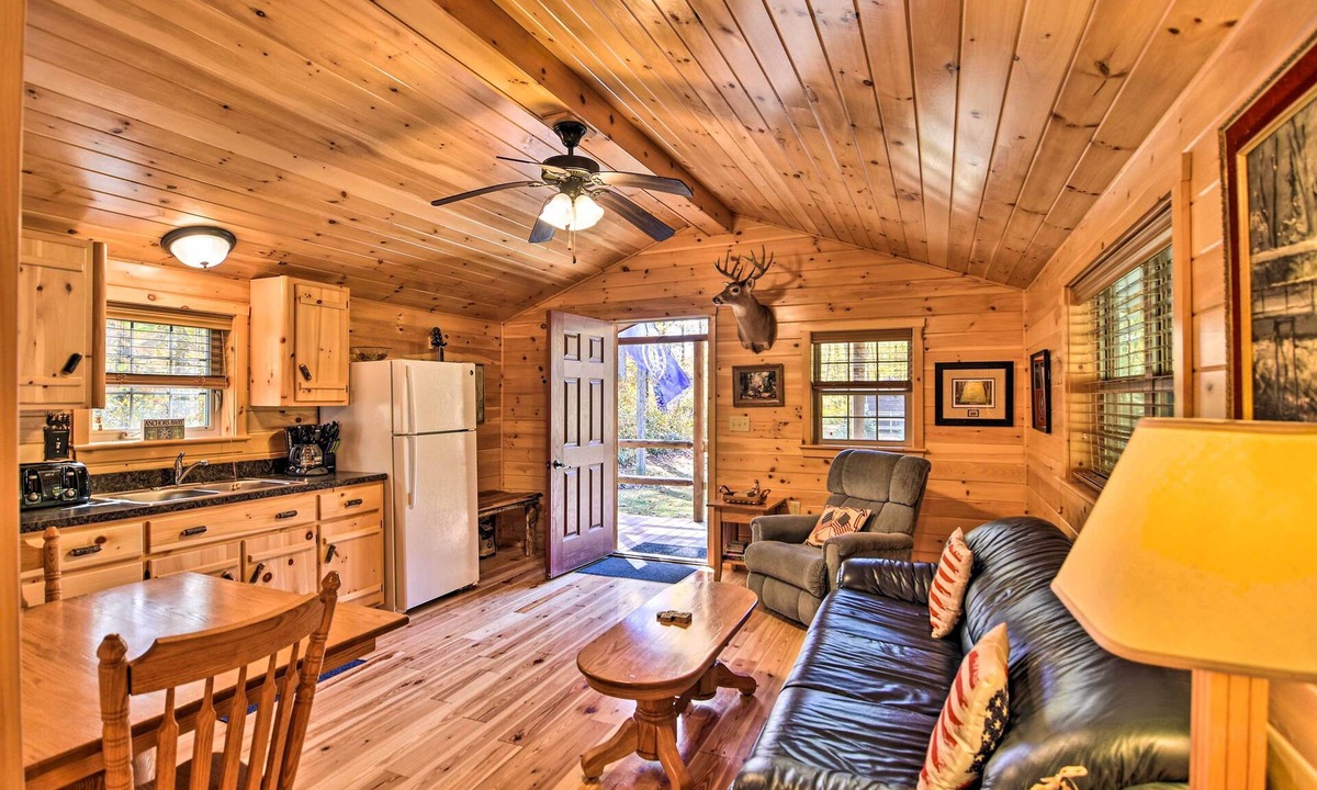 St George Cottage | Cozy Anchors Away Cabin Hideaway w/Fire Pit!