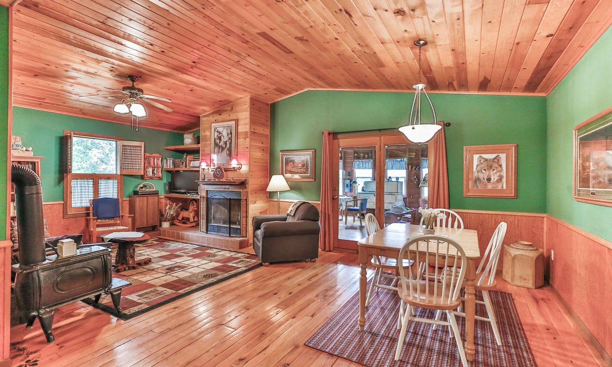 Hinckley House | Cozy and comfortable accommodations in picturesque country setting