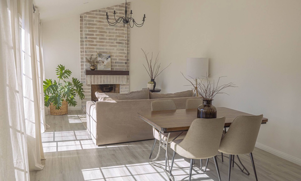 Lake Forest House | Cozy Coastal Feel Home