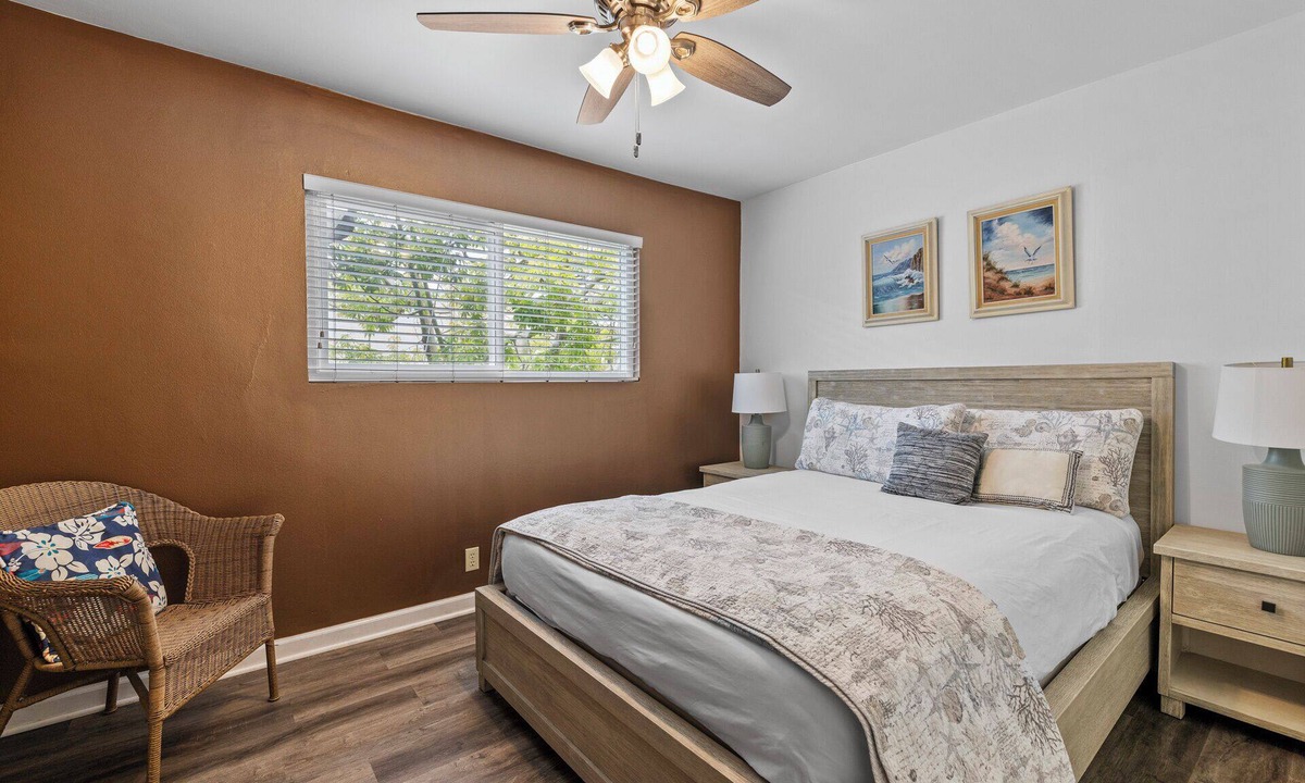 Balboa Island House | Cozy Condo With New AC, Steps from Balboa Ferry and Peninsula Beach Access