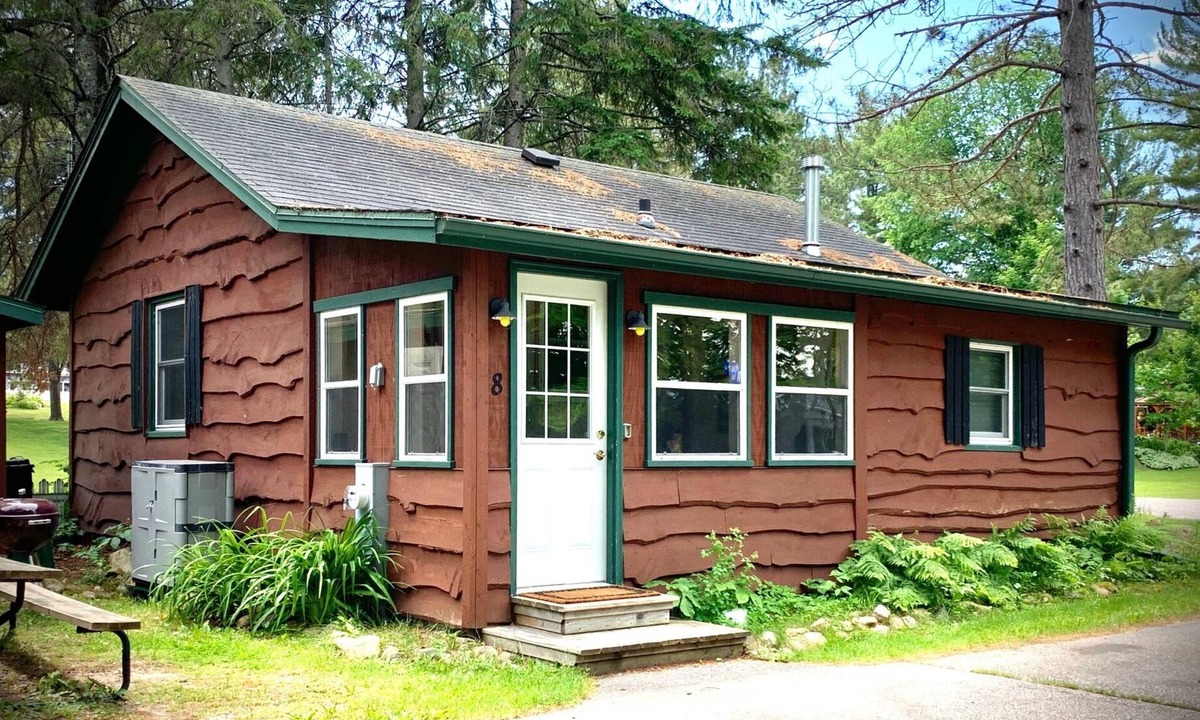 Three Lakes Cottage | Cozy Cottage on Maple Lake in Three Lakes, WI