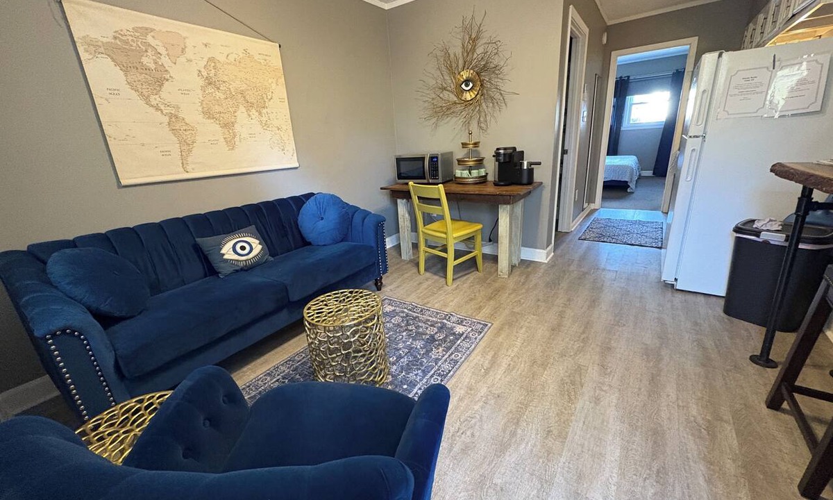 Fayetteville Apartment | Cozy Court Street #3 Steps from Everything!