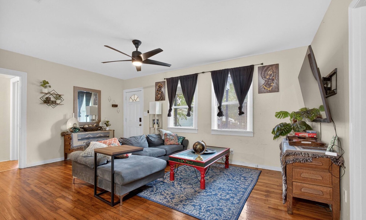 Tallahassee House | Cozy Den w/Office, Kitchen, Wi-Fi, Back Yard, Fire pit, Grill &mins to FAMU FSU