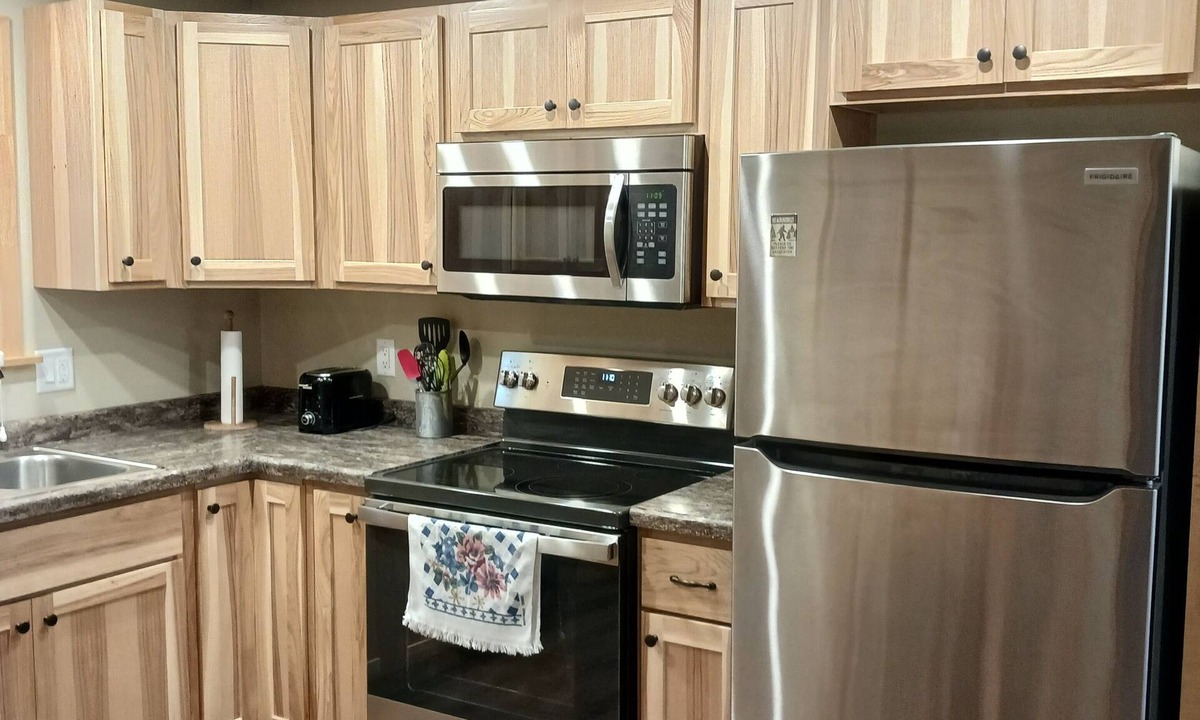 Friesland House | Cozy get-away within 45 minutes of Wis. Dells, Madison, and Oshkosh.