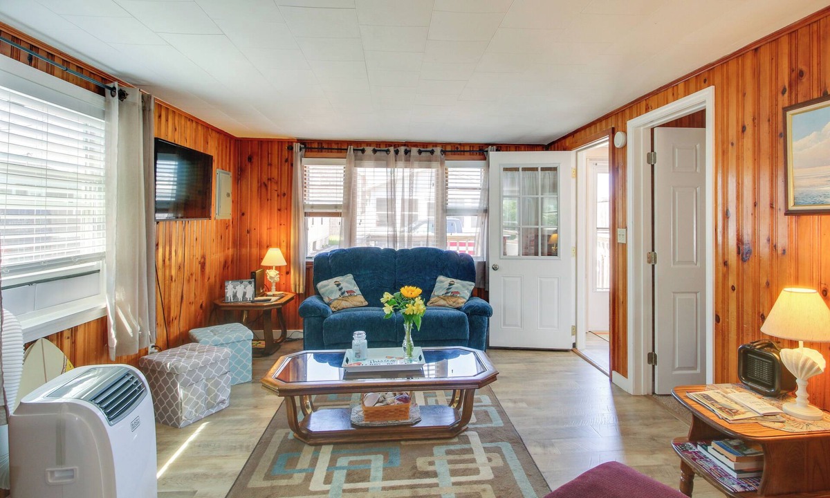 Hampton Cottage | Cozy Hampton Cottage Near Marina & Nightlife