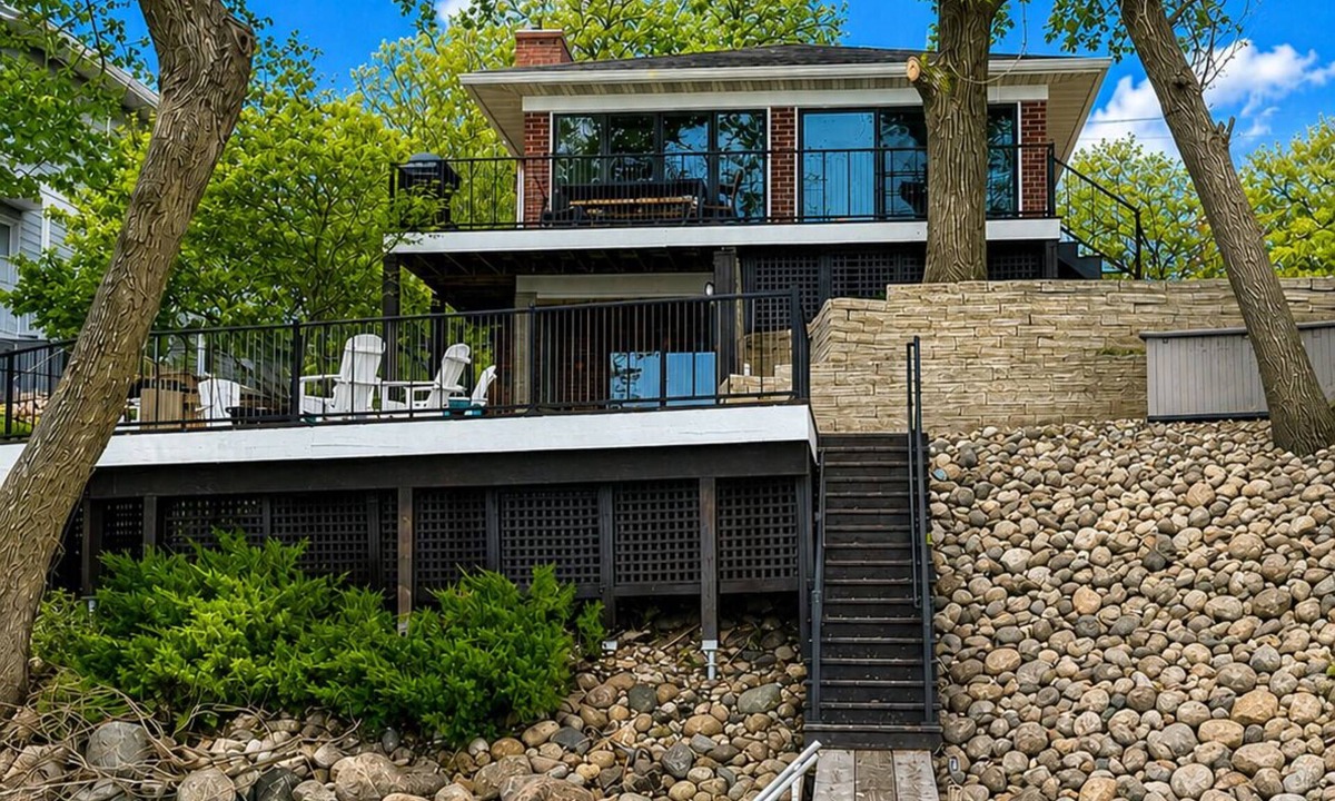 Clear Lake House | Cozy Home on Clear Lake Minutes from Downtown/City Beach & State Beach