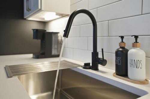 Judson Apartment | Cozy Industrial Abode