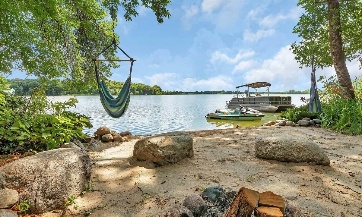 Maple Lake Cabin | Cozy Lakeside Cabin w/Fireplace & Great Views