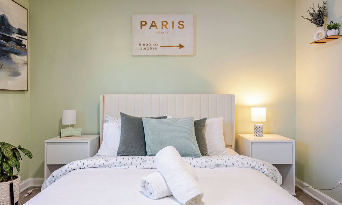 Herndon House | Cozy One-Bed Apartment in Heart of Herndon