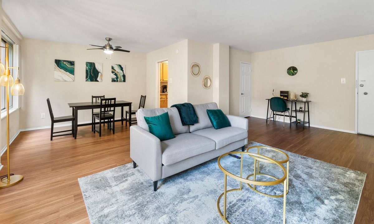 Arlington Apartment | COZY One Bedroom Apartment !10 Minutes From D.C!