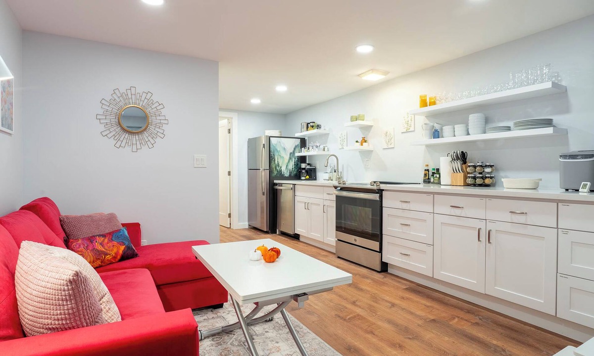 Seattle Apartment | Cozy One Bedroom Apt - Arboretum/Montlake, UW, Husky Stadium, UWMC, Madison Park