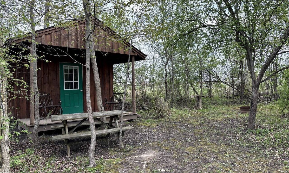 Macedon Cabin | Cozy Rustic Cabin with Fire Ring & Outdoor Seating in Macedon, New York