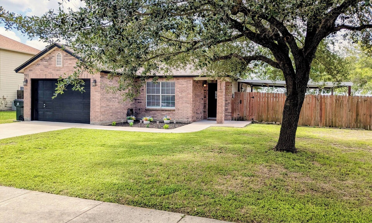 Seguin House | Cozy Seguin 3BR/Family & Travel friendly