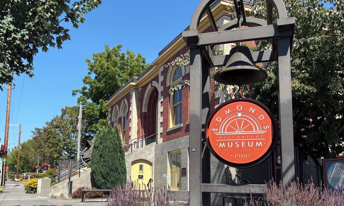 Woodway Apartment | Cozy Work or Play ADU in Edmonds