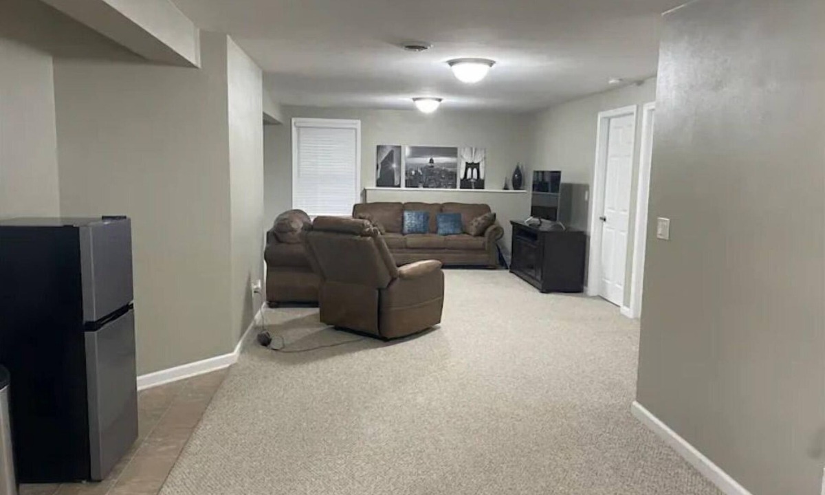 Monroe House | Cozy1BR/1B Garden Guest Unit close to Twinning Park