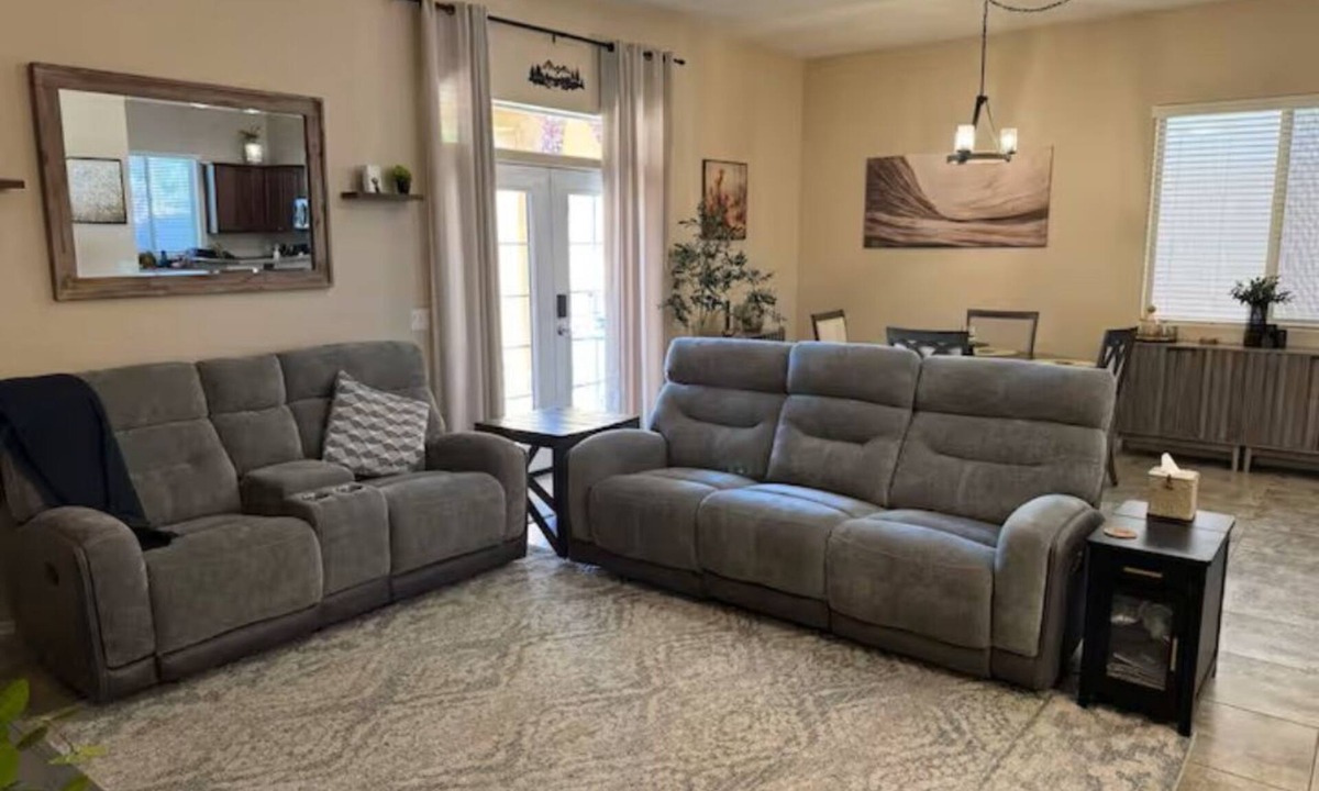 Granville House | Cute & Comfortable 3BR Getaway for Relaxed Stays