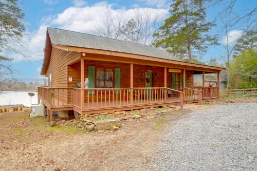 Greers Ferry House | Deck & Fire Pit: Waterfront Cabin in Greers Ferry!