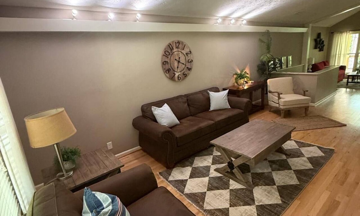 LaGrange House | Delightful Westpoint Lakehouse with AC in charming LaGrange
