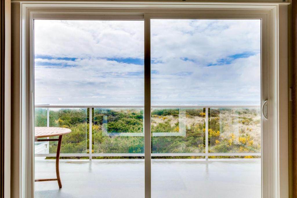 Rockaway Beach House | Diamond Beach Bungalow