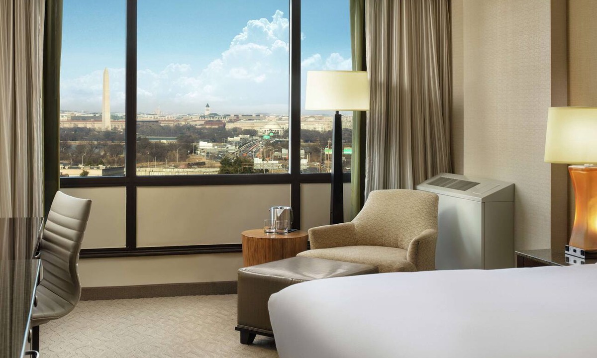 Crystal City Hotel | DoubleTree by Hilton Washington DC - Crystal City