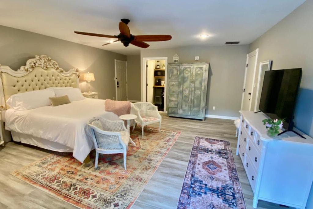 Eureka Springs Historic District House | Downtown FreeParking Wifi Main St Ste 201