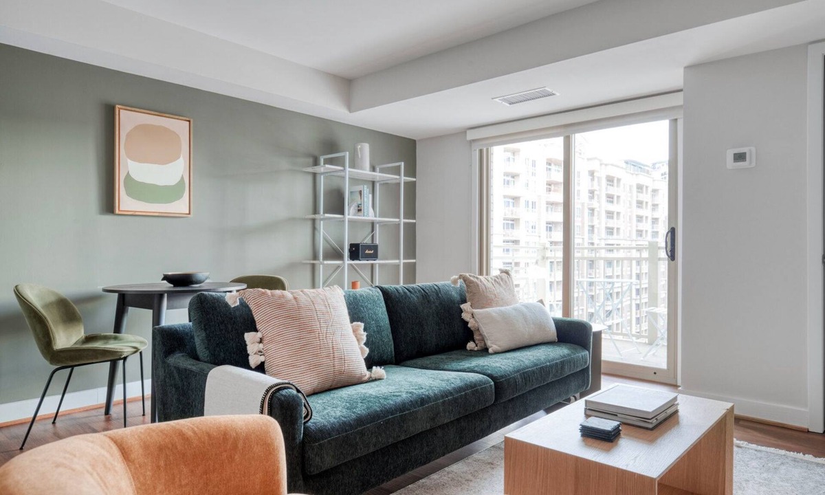 Ballston Apartment | Dreamy Ballston 1BR w/W/D, Gym & Pool, near Metro, by Blueground